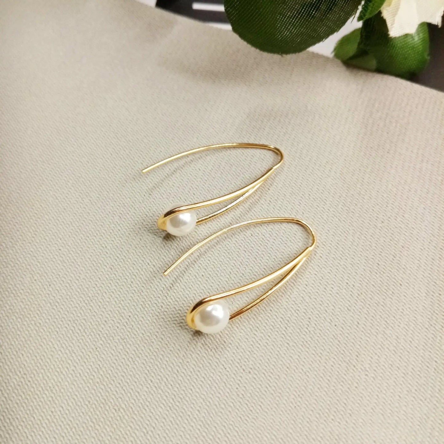 Korean Minimalist Pearl Earrings and Baroque Studs