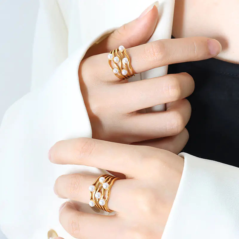 Vintage Ripple Wave Pearl Ring in Titanium Steel