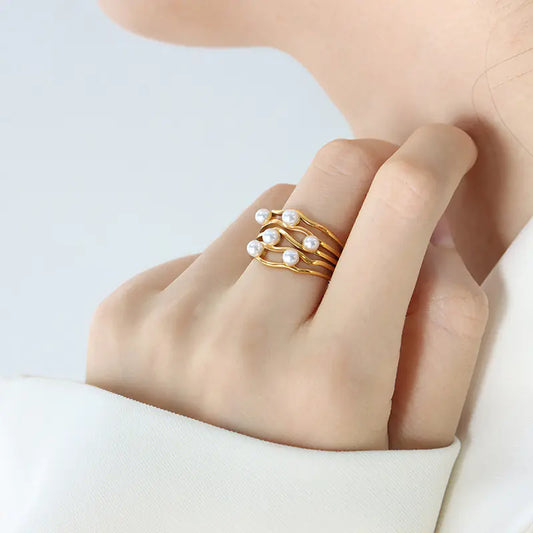 Vintage Ripple Wave Pearl Ring in Titanium Steel